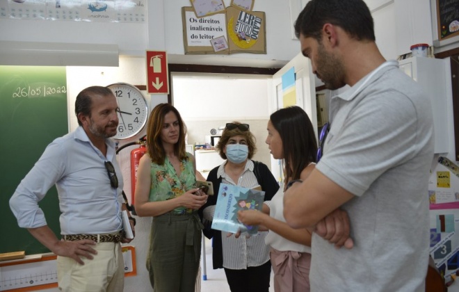 Livro sobre obesidade infantil distribuído nas escolas de Santiago