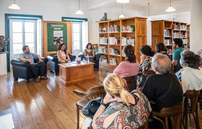 Laura dos Santos apresentou o livro "As Crianças da Nova Era"