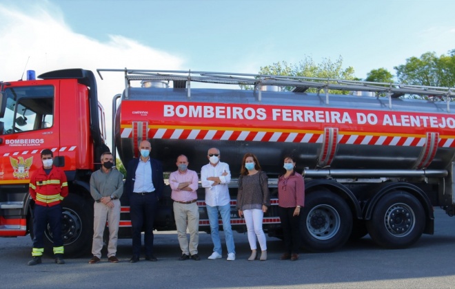 ‘Corrupio’ de autotanques garante água nas torneiras na aldeia de Odivelas, no concelho de Ferreira do Alentejo
