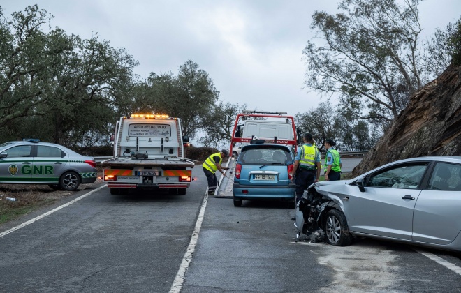 Colisão entre dois carros provoca dois feridos em Odemira
