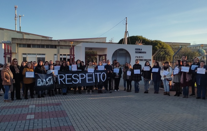 Professores manifestaram-se em Vila Nova de Santo André