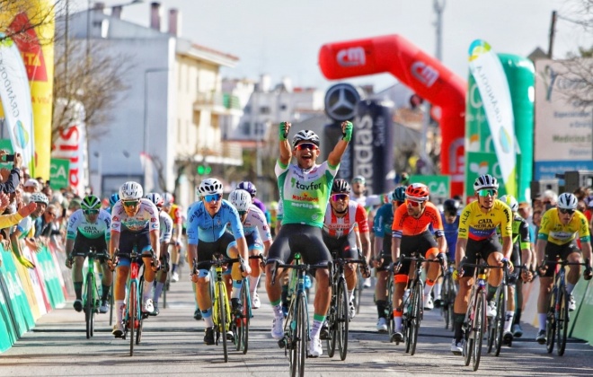 Leangel Linarez (Tavfer-Ovos Matinados-Mortágua) venceu a segunda etapa da Volta ao Alentejo
