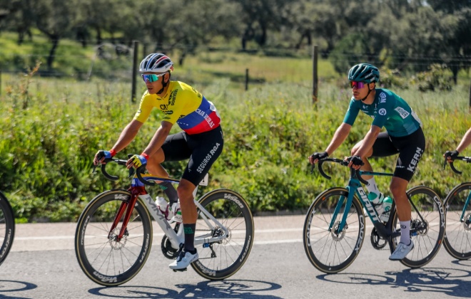 Adrían Bustamante (Kelly-Simoldes-UDO) ganhou hoje a etapa-rainha da 40.ª Volta ao Alentejo em Bicicleta