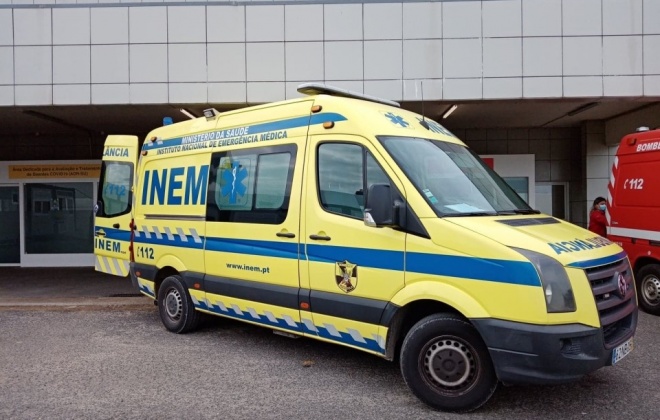 Homem morre e jovem fica ferida em colisão entre mota e carro em Grândola