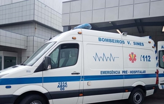 Colisão entre dois carros provoca um ferido ligeiro em Sines