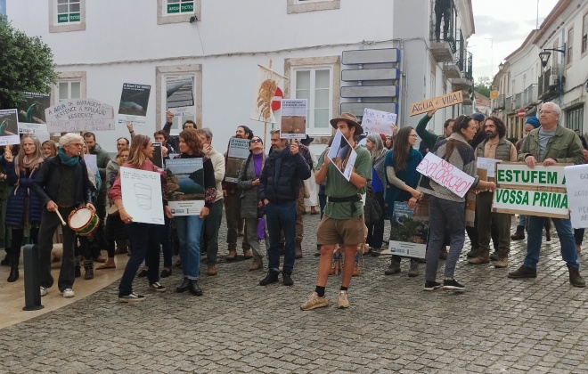 Ministros do Ambiente e da Agricultura recebidos em Odemira com protestos