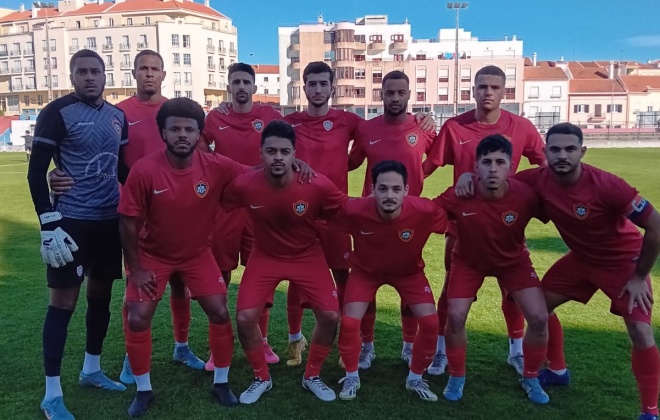 União de Santiago do Cacém joga em Pinhal Novo neste domingo às 15h30