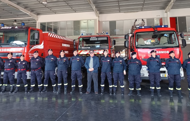 Bombeiros de Sines contam com um novo fardamento