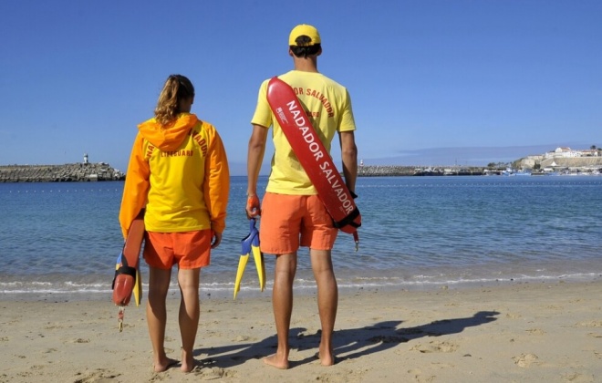 Associação Resgate garante vigilância nas praias e piscina de Sines