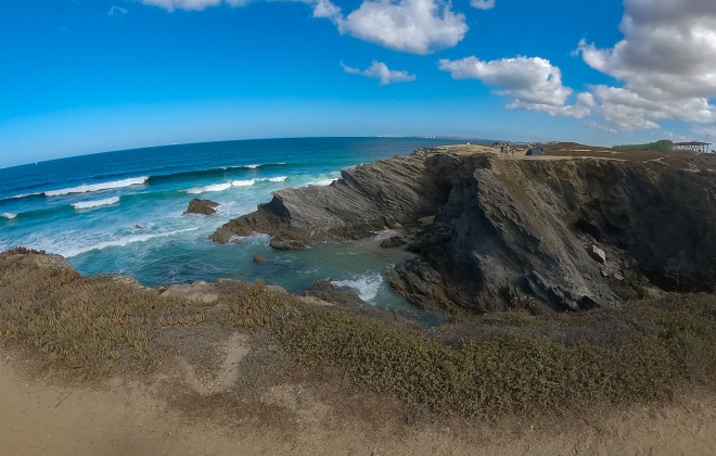 Queda em ravina provoca um morto em Porto Covo
