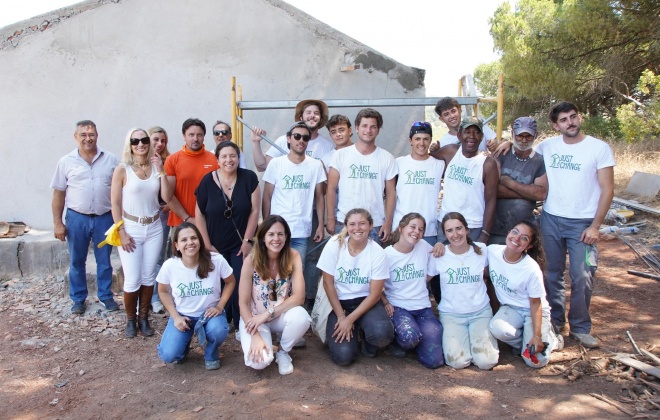 Voluntários da Associação Just a Change reabilitam 8 habitações no concelho de Santiago do Cacém