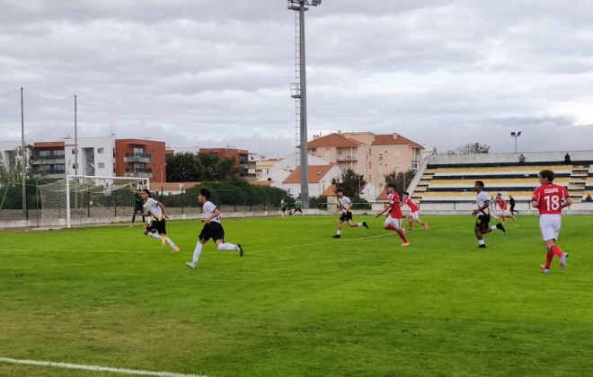 Juvenis do Vasco da Gama de Sines perderam frente ao Benfica B por 4-0
