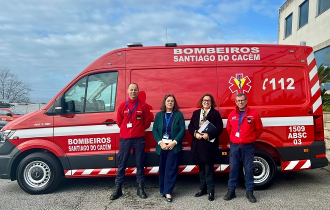 Bombeiros de Santiago do Cacém contam com uma nova ambulância