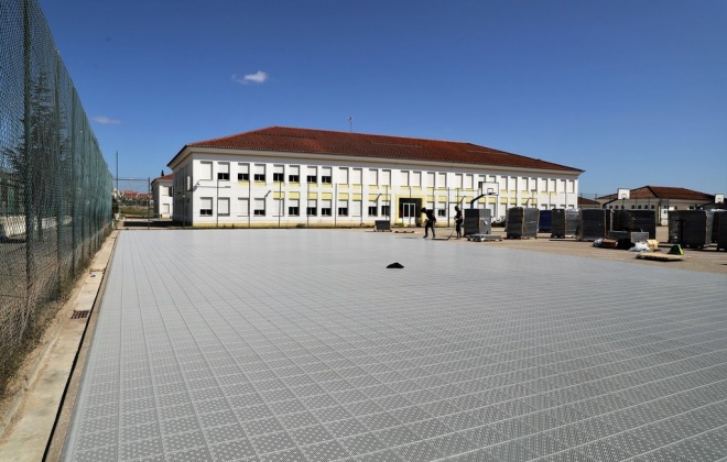Campo desportivo da Escola EB 2,3 de Grândola está a ser requalificado