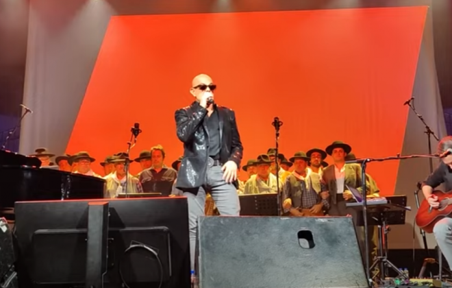 Pedro Abrunhosa, acompanhado pelo Grupo Coral Os Camponeses de Pias atua esta noite em Odemira
