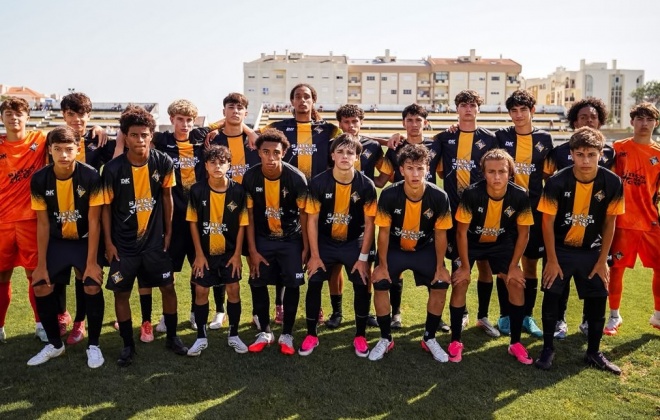 Vasco da Gama de Sines assina exibição de gala e entra a golear no Nacional de Juvenis